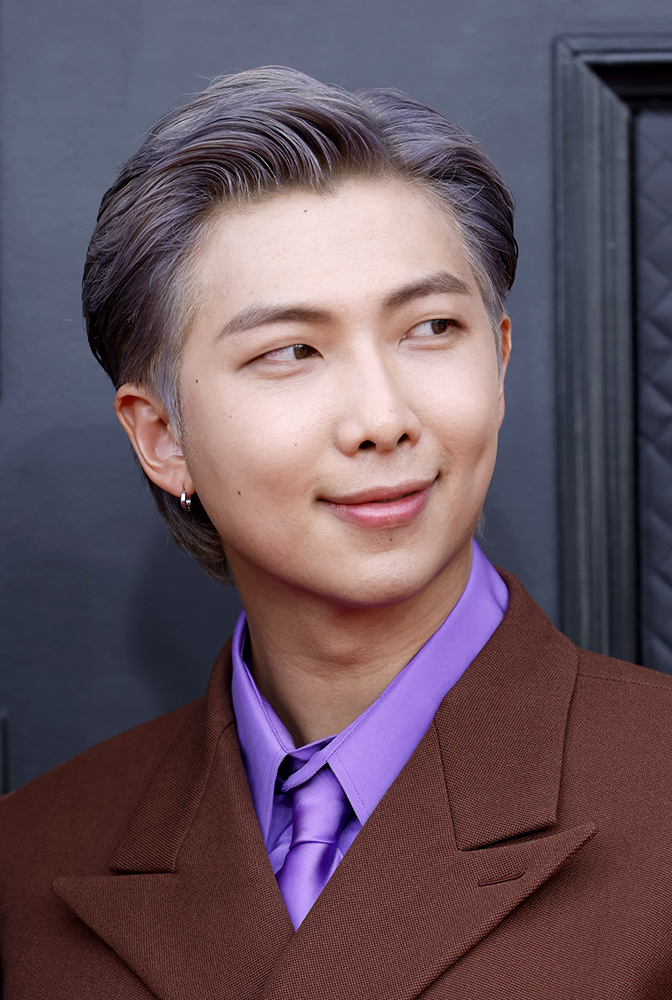RM、29歳の誕生日に“恵まれた”人生を振り返り新曲について語る | Daily