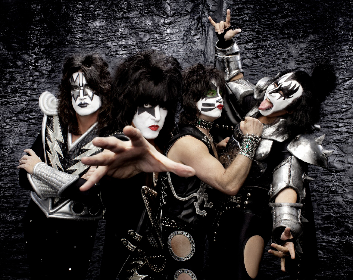 KISS、最後のコンサートに向けてKISSロゴジェネレーターが登場 | Daily