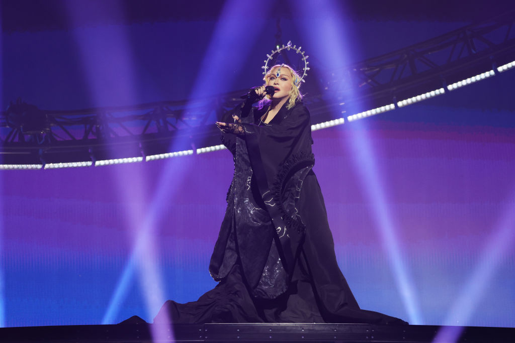 マドンナ、これまでライブ披露したことがなかった全米No.1曲をシカゴ