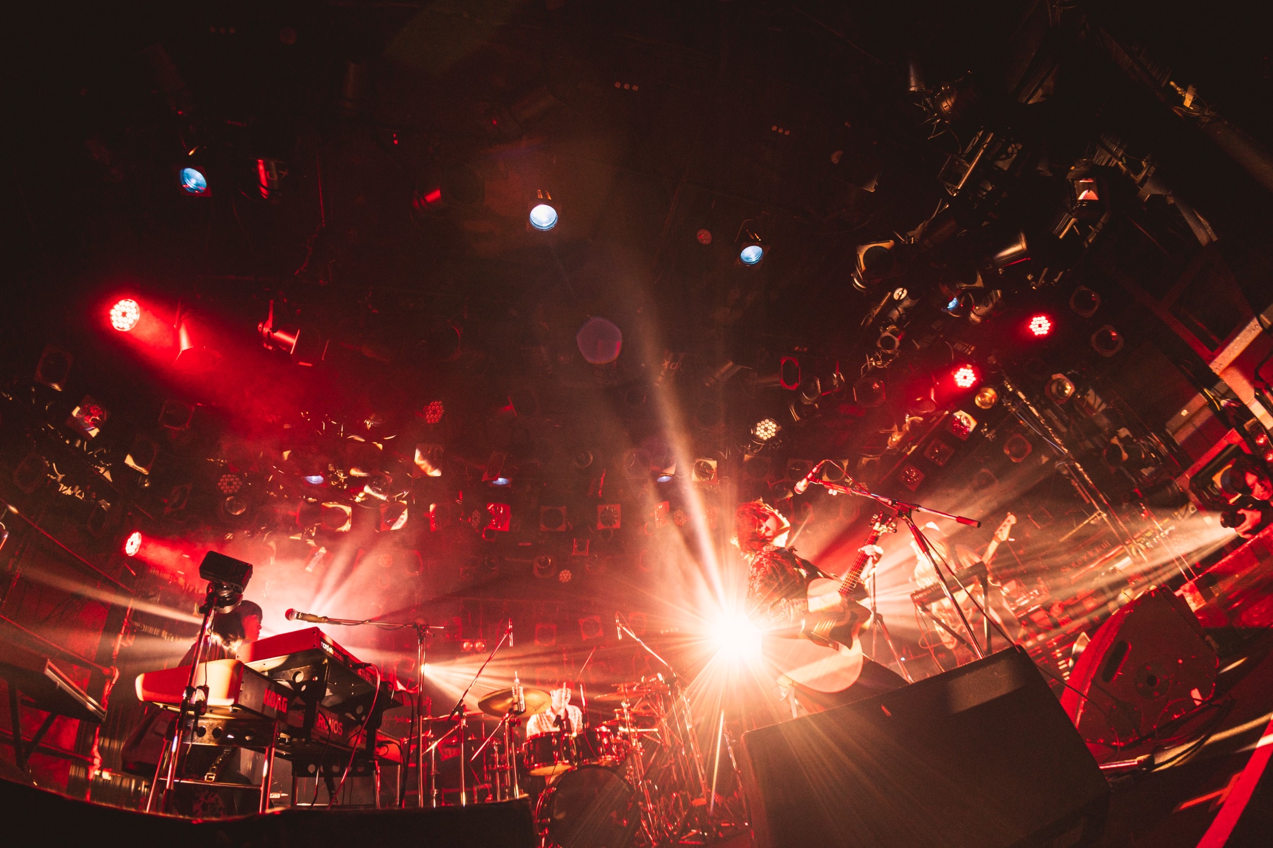 レトロリロン、EP『ロンリーパラドックス』リリースを記念したワンマン