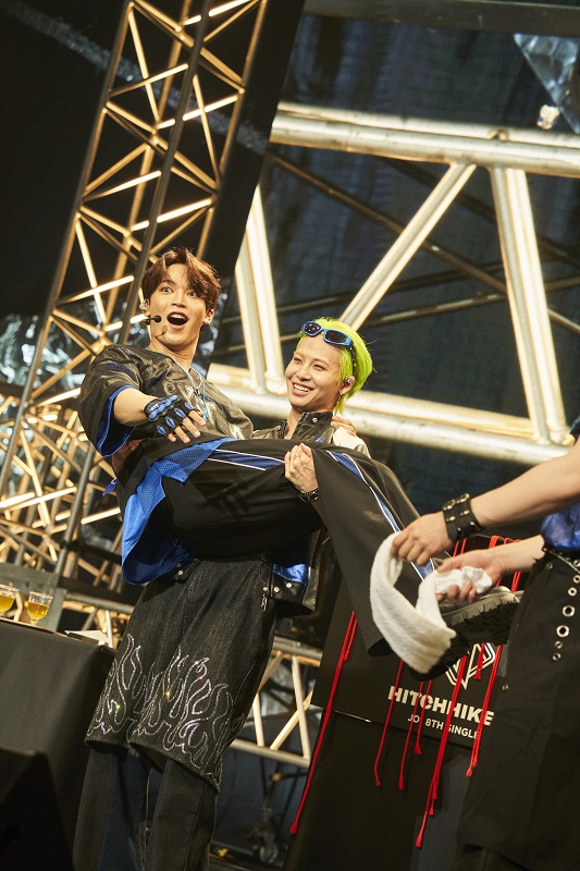 「JO1、“お姫様抱っこ”や罰ゲームでセンブリ茶など和気あいあい『HITCHHIKER』ショーケース東京公演のレポート到着」1枚目/9