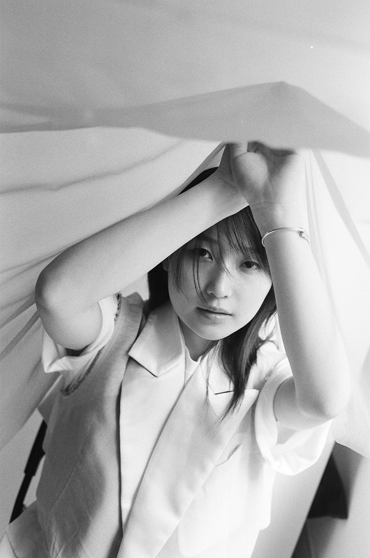 「鞘師里保、1stAL『Symbolized』リード曲「DARKSIDE」先行配信＆MV公開へ　リリイベ開催も」1枚目/5