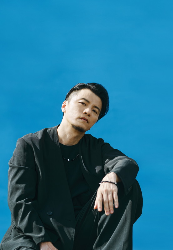 「KREVAの軌跡を集約、インタビューやポートレートなど掲載のムック本『KRECIPE』10月発売」1枚目/1