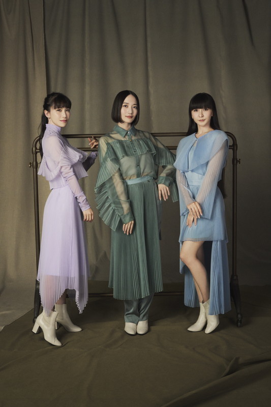 「Perfumeのファッションプロジェクト「Perfume Closet」第9弾、“月の満ち欠け”アクセサリーなど登場」1枚目/10
