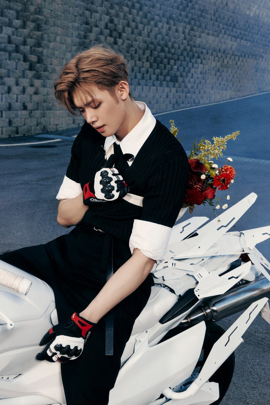 「TOMORROW X TOGETHER コンセプトフォト「ANGEL」
YEONJUN」4枚目/7