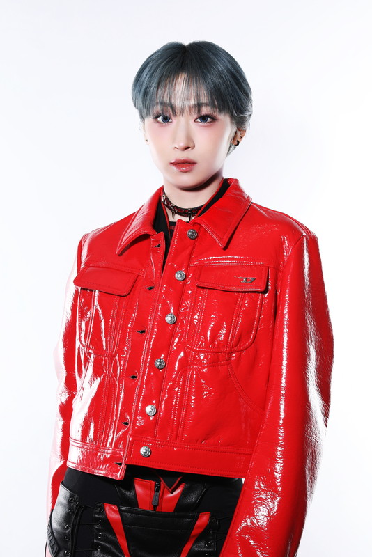 「JISOO」5枚目/25