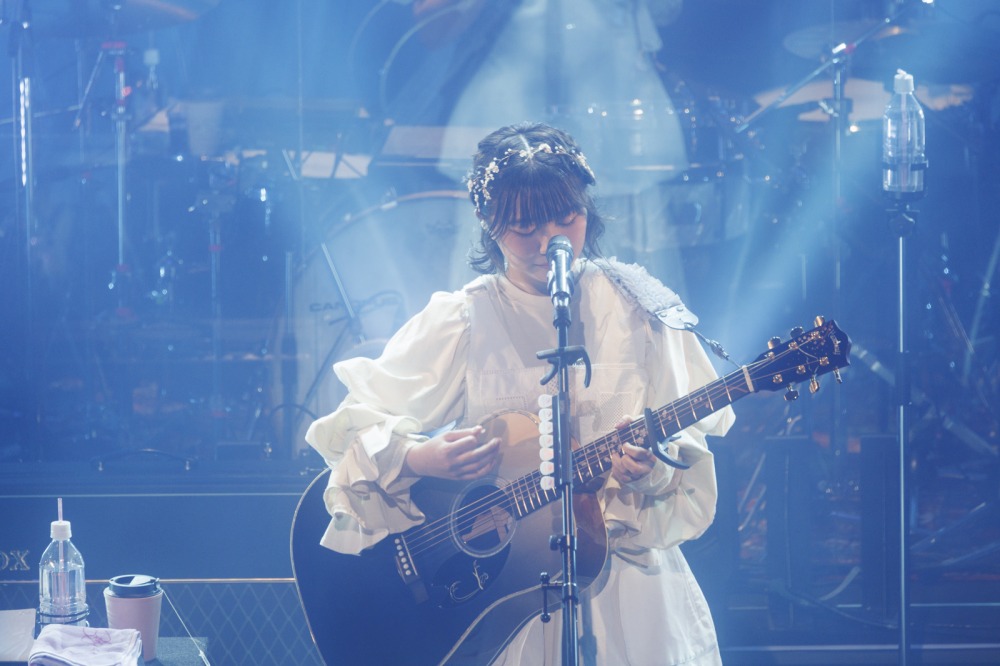 『ユイカ』　Agapanthus 時計草　ツキミソウ　sweet alyssum ライブレポート＞『ユイカ』が10代最後に描いた“日常”――2ndライブ
