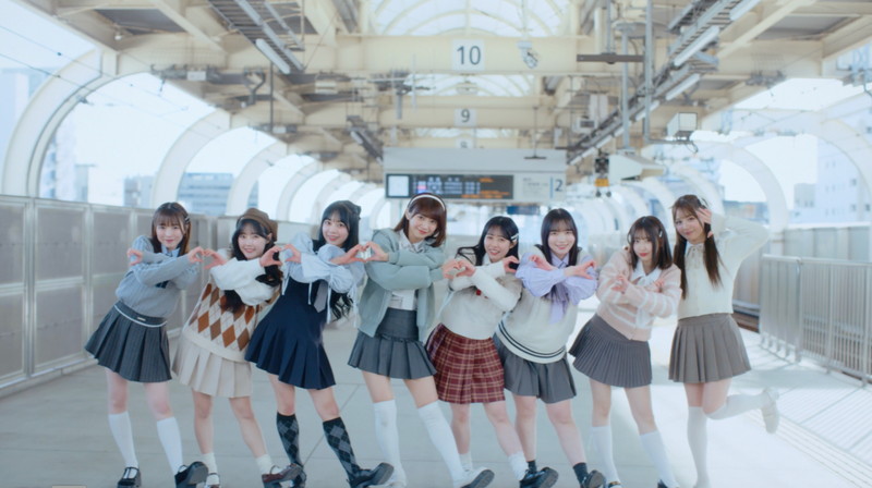 CUTIE STREET、恋する女の子の日常を切り取ったような「ラブトレ」MV