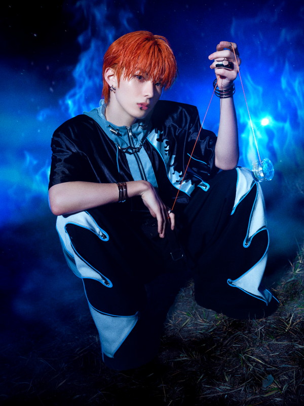 aoen、“やんちゃクール”な『青い太陽 (The Blue Sun