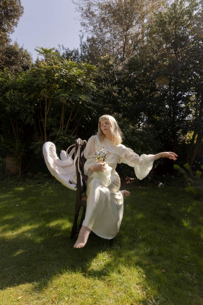 オーロラ、アニメ『怪獣8号』第2期のOPテーマ「You Can't Run From