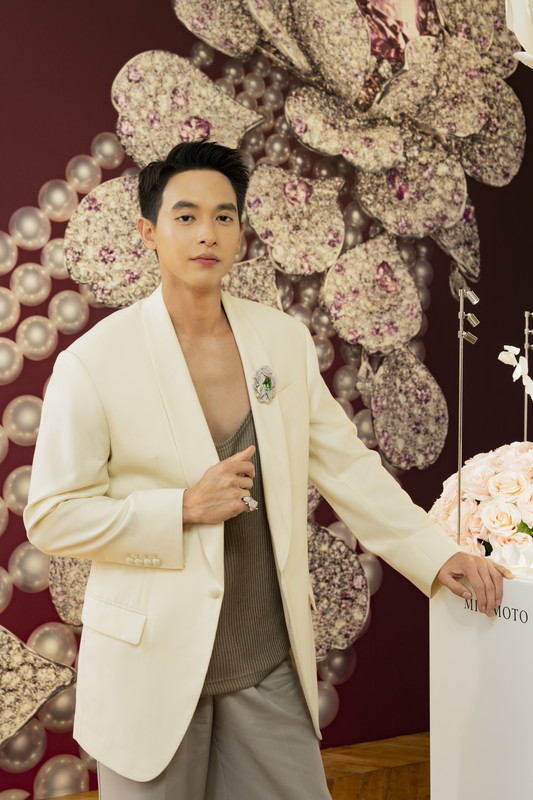 「ジェームス・ジラユ」5枚目/5