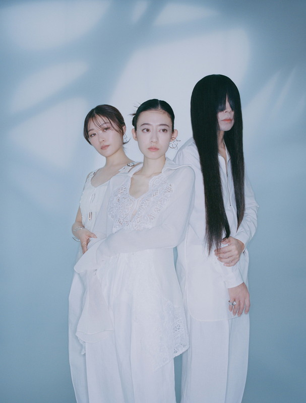 「羊文学、ニューシングル『Feel/mild days』8月リリース」1枚目/2