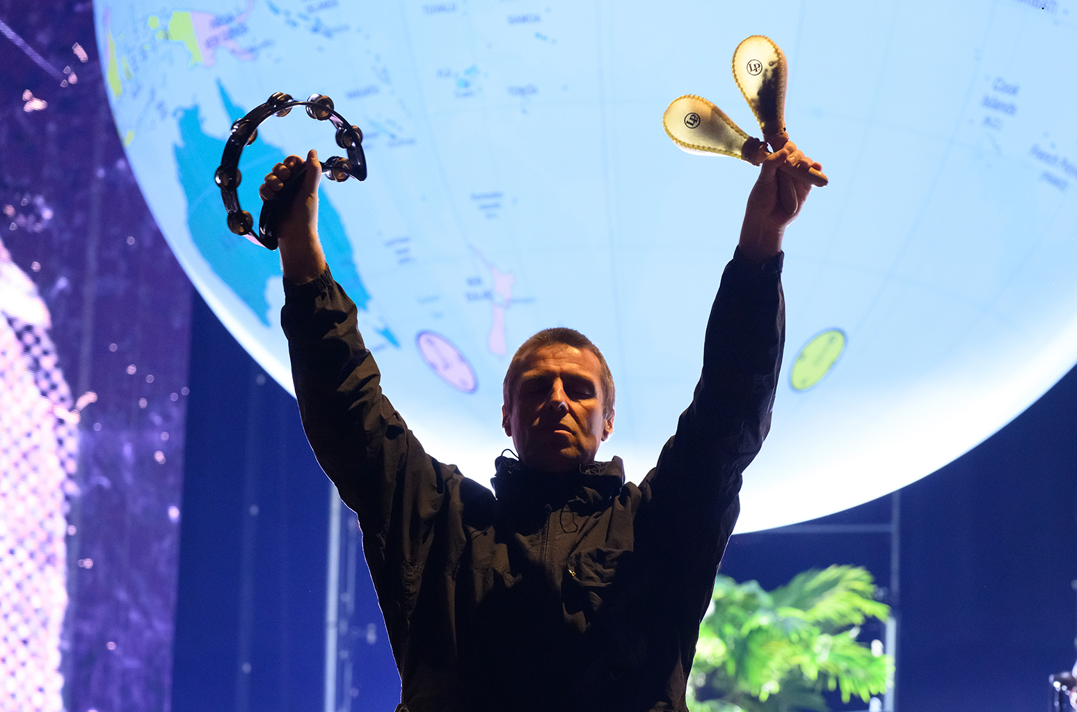 リアム・ギャラガー、安全上の理由でオアシスのライブで打楽器を観客席