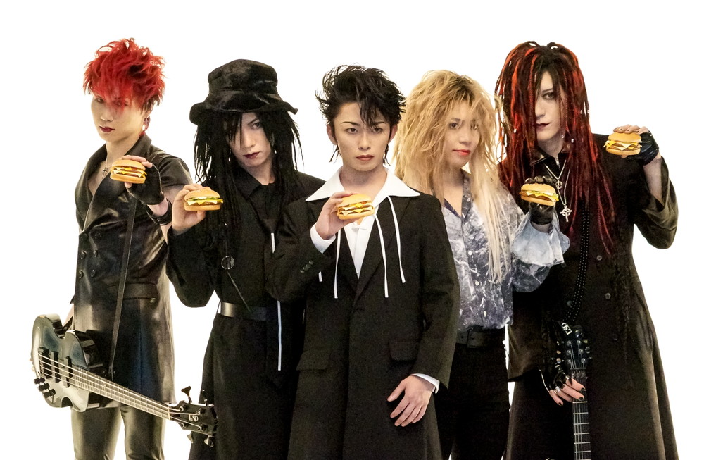 加藤清史郎が率いるLUNA SEA公認コピーバンド“LUNA CHEE”が