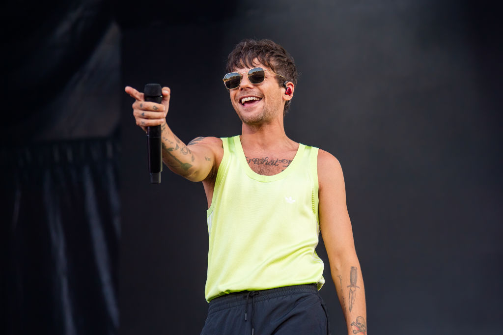 ルイ・トムリンソン直筆サイン入り超大型写真…Louis Tomlinson ルイ・トムリンソン直筆サイン入り超大型写真…Louis Tomlinson
