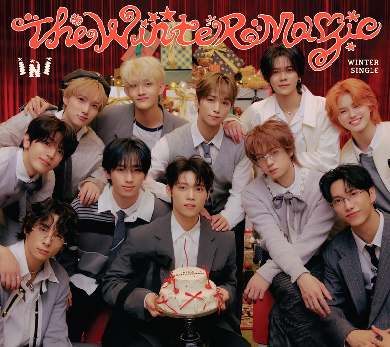 INI、ホリデームード漂う新ビジュアル公開 南海電鉄「特急ラピート」と