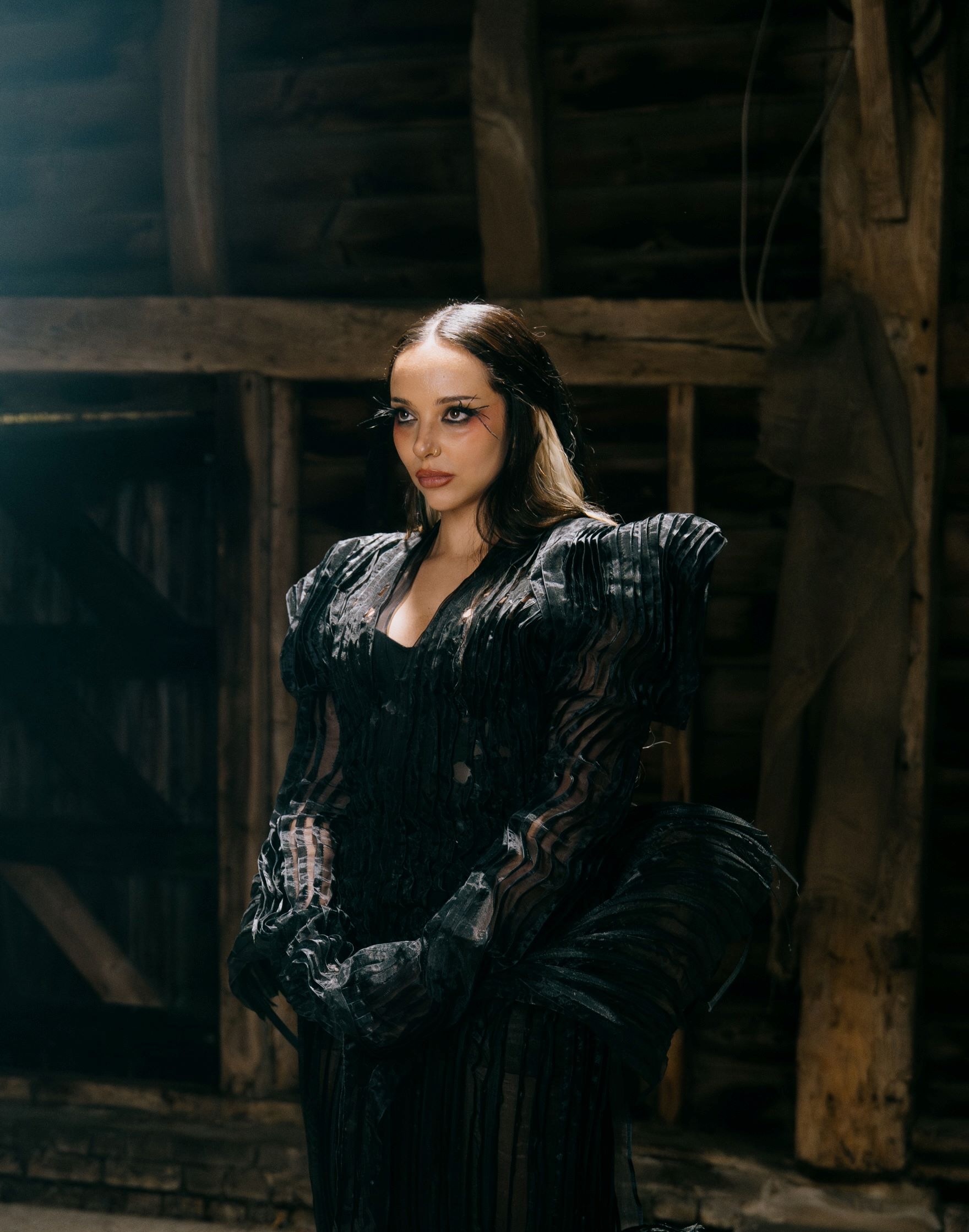 リトル・ミックスのジェイド、デビューAL『ザッツ・ショービズ