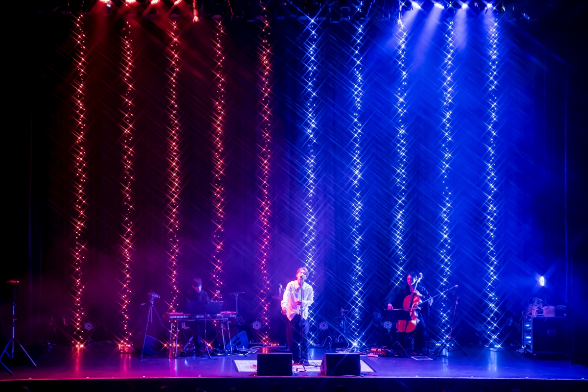 ライブレポート＞れん、温かな雰囲気に包まれて情緒豊かな歌声を贈った