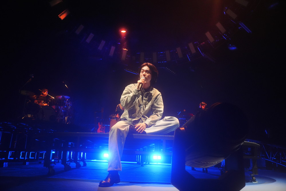 ライブレポート＞菅田将暉、サークルの中から研ぎ澄まされた“五感”を