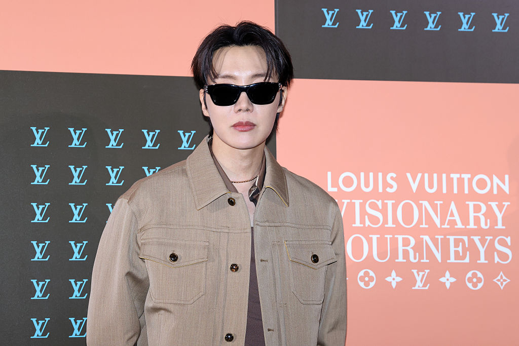 BTSのj-hope、“夢の”パフォーマンス会場を明かす「どんな気持ちになる