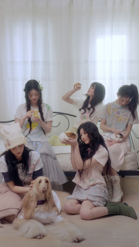 「ILLIT、コンセプトフォト＆フィルム「PAW PAW」にメンバー似の動物たちが登場」1枚目/6