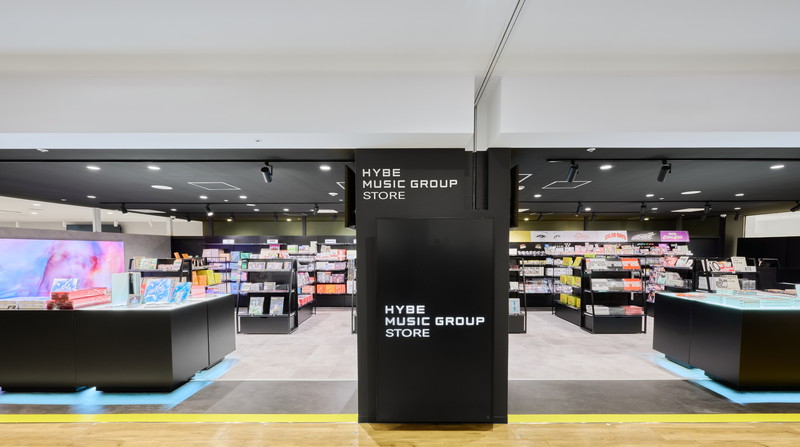 HYBE MUSIC GROUPのオフラインストアがオープン、限定特典や新譜