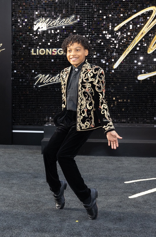 「(R), TM &amp; (C) 2026 Lions Gate Entertainment Inc. All Rights Reserved.」3枚目/8