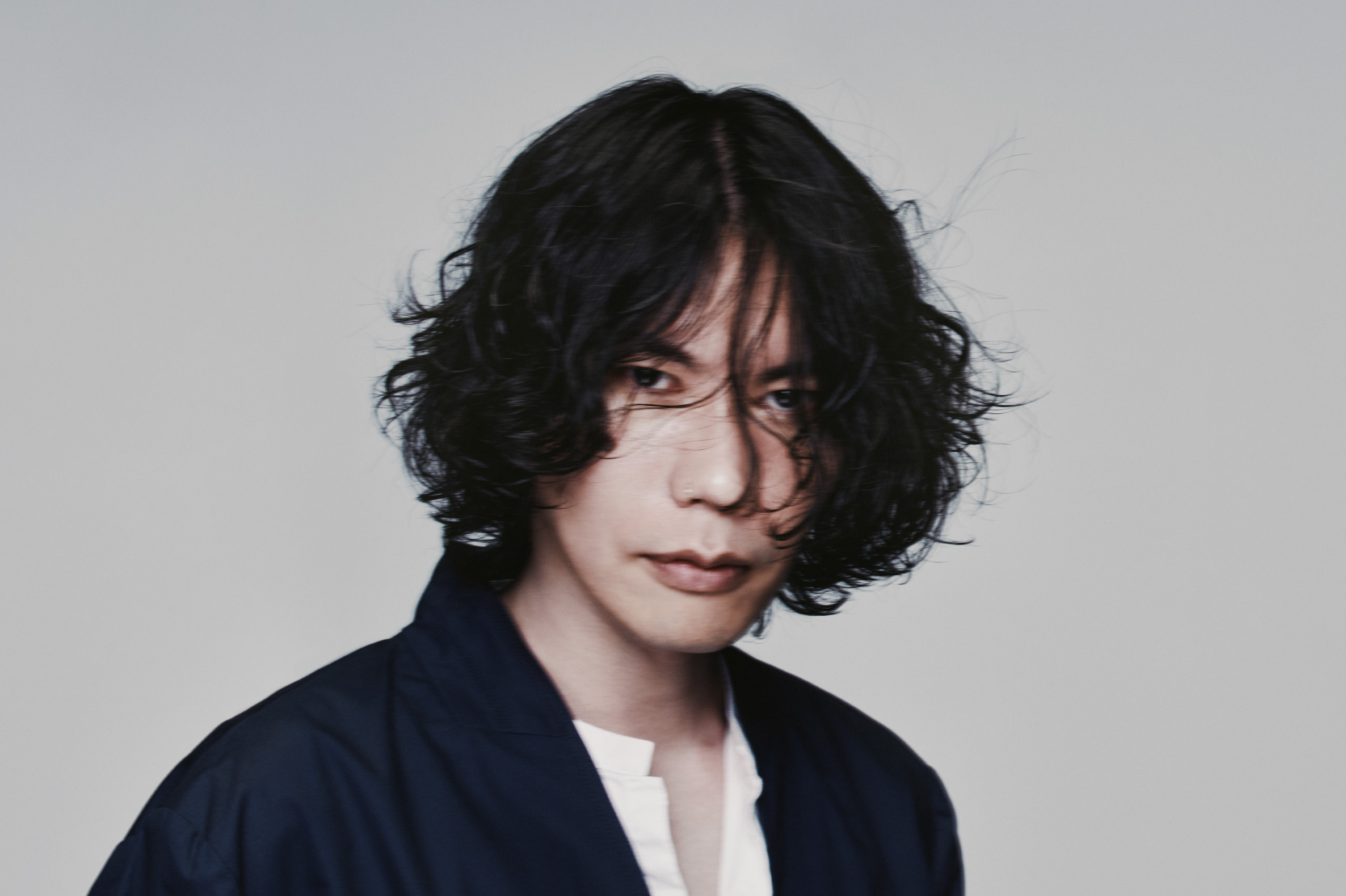 米津 玄 師 顔