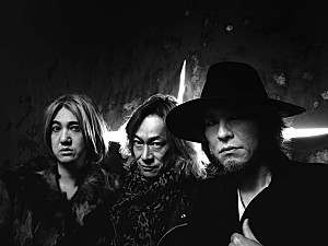 ＴＨＥ　ＧＯＬＤＥＮ　ＷＥＴ　ＦＩＮＧＥＲＳ