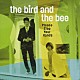 ザ・バード＆ザ・ビー「プリーズ・クラップ・ユア・ハンズ」