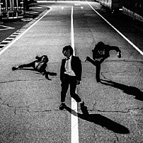 ＳＩＸ　ＬＯＵＮＧＥ 「大人になってしまうなよ」