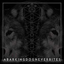 Ａ　Ｂａｒｋｉｎｇ　Ｄｏｇ　Ｎｅｖｅｒ　Ｂｉｔｅｓ「ＬＩＢＯＷＴＹ」