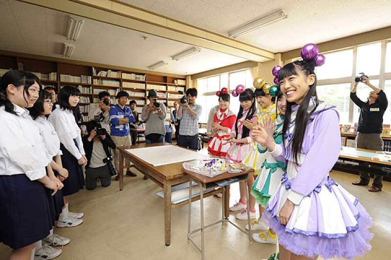 ももクロ 仙台の中学生と部活動 先生を巻き込んでの合唱ライブも Daily News Billboard Japan
