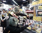 「オオカミバンド オリコン4位＆タワレコ1日店長に就任」1枚目/4