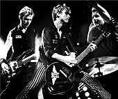 「自分で自分たちを止められない…、グリーン・デイ渾身の3部作」1枚目/1