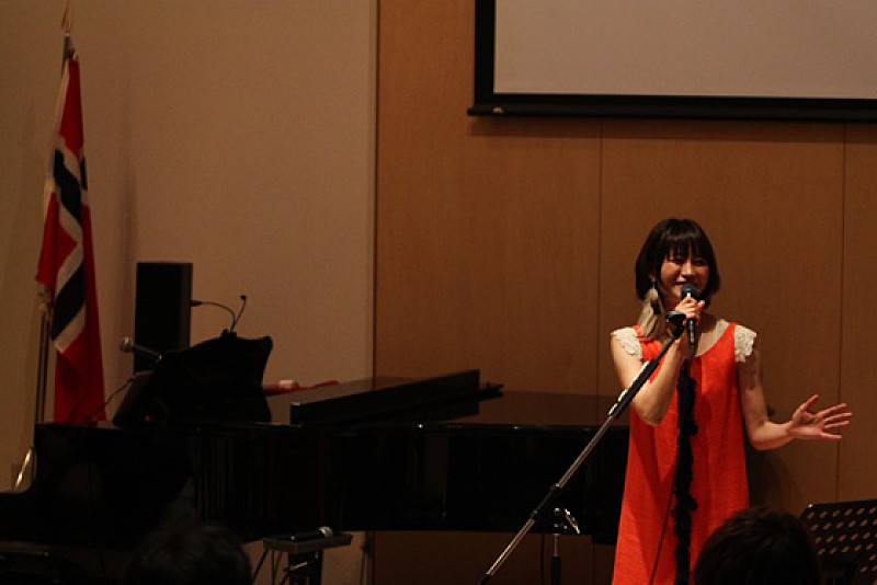 「竹仲絵里 ノルウェー王国大使館で号泣!?」1枚目/2