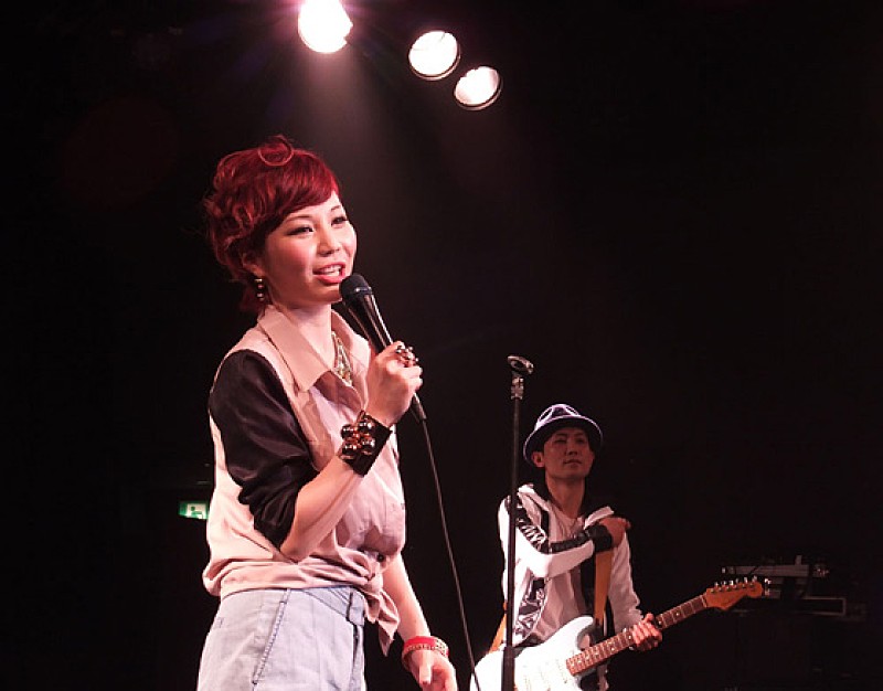 「果山サキ 原宿で新曲を披露、「二股はダメ!!」」1枚目/3