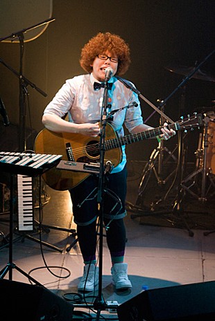 「女性デュオ 愉快な仲間とMCも満載のゆったりワンマン」