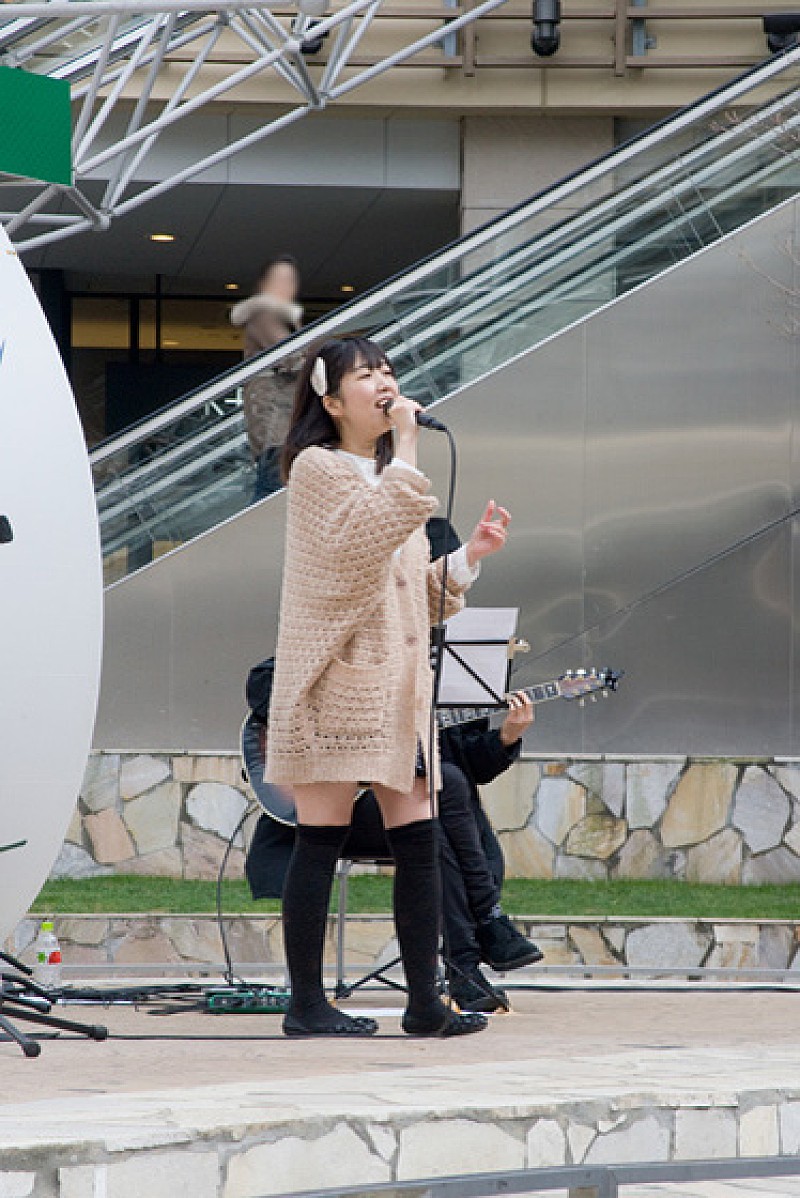 「業界人から転身 平成最後の遅咲き歌姫がフリーライブ」1枚目/1