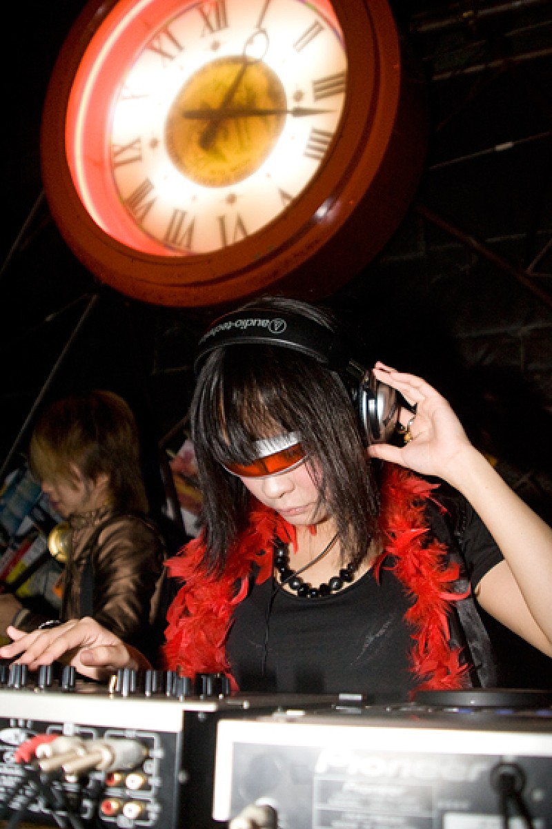 「DJ nozomi」2枚目/29