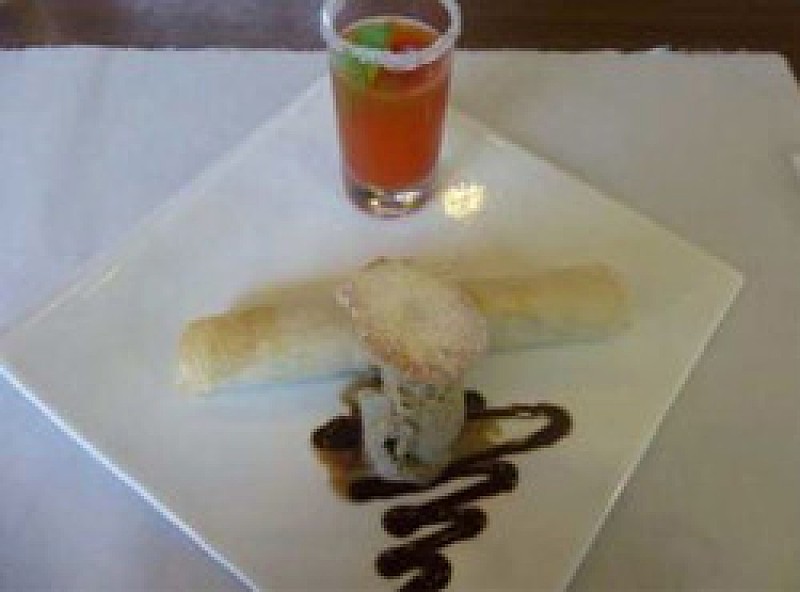 「審査員特別賞 『フルーツスープ・丸いもクレープ棒茶アイス添え』北陸自動車道尼御前SA(上り線)」3枚目/5