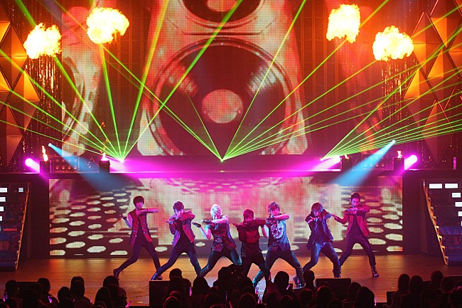 「U-KISSが、8万人のファンを魅了」1枚目/2