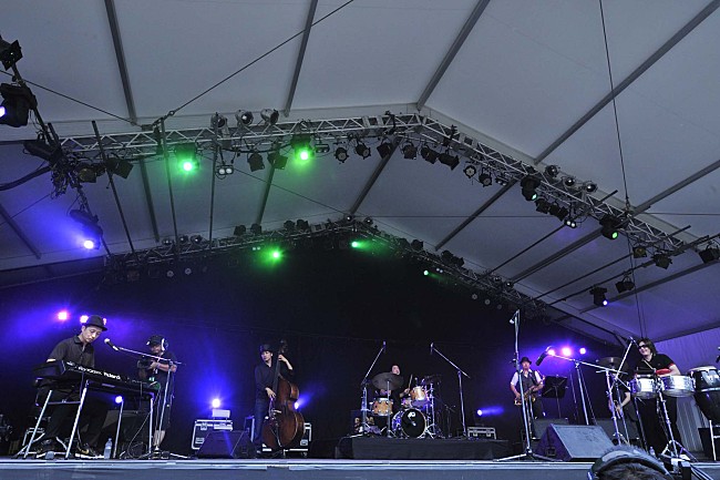 「クオシモード、フジロックの熱気「誰もが身体一つで楽しめる&quot;お祭り騒ぎ&quot;」」1枚目/2