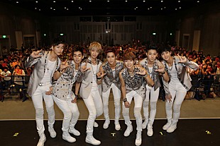 「“KARAの弟分”A-JAX デビュー日の握手会でサプライズ」