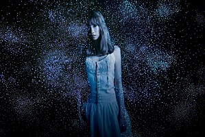 Aimer 夜の水族館に約2万人の視聴者 | Daily News | Billboard JAPAN