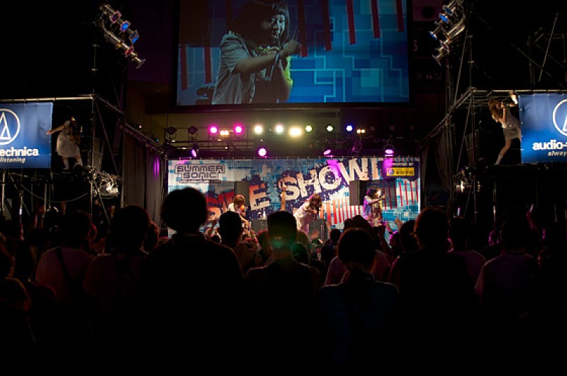 サマソニでアイドル大暴れ 後藤まりこ彷彿させるよじ登り