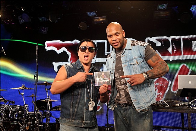 「フロー・ライダー＆スギちゃん“ワイルド”対決」1枚目/2