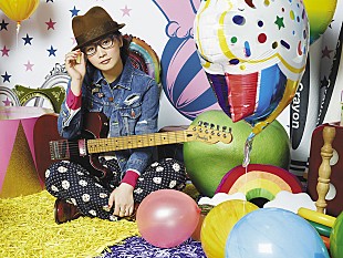 「メガネっ娘YUIがいっぱい、トリビュート盤からMV解禁」