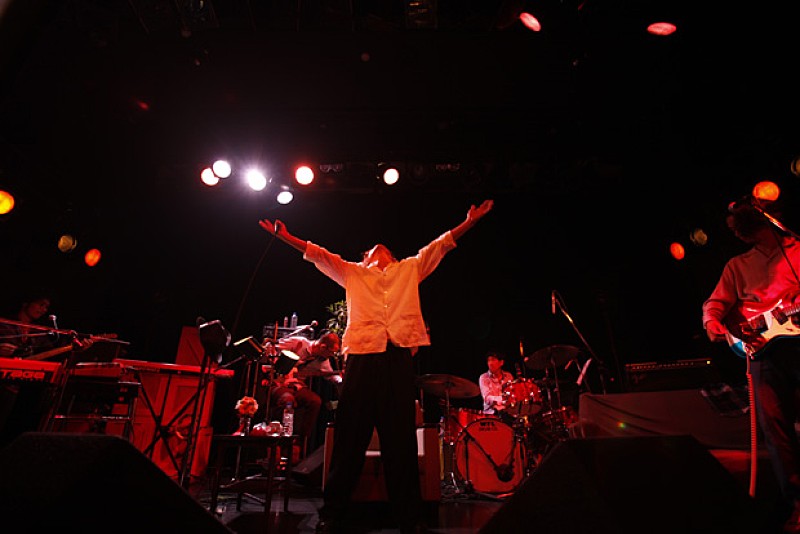 語り半分で2時間超え 須藤寿がソロライブでロック面白話