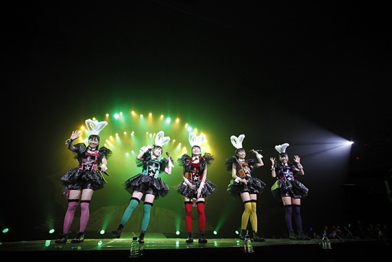 ももクロ 女性限定ライブでバニーからメイドまで“妄想”